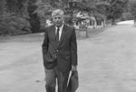 Finn Thorgrimson på vej til Marienborg i sommeren 1989. Han udviklede som LO-fomand en god relation til den konservative statsminister Poul Schlüter. 
   Foto: Finn Frandsen/POLFOTO