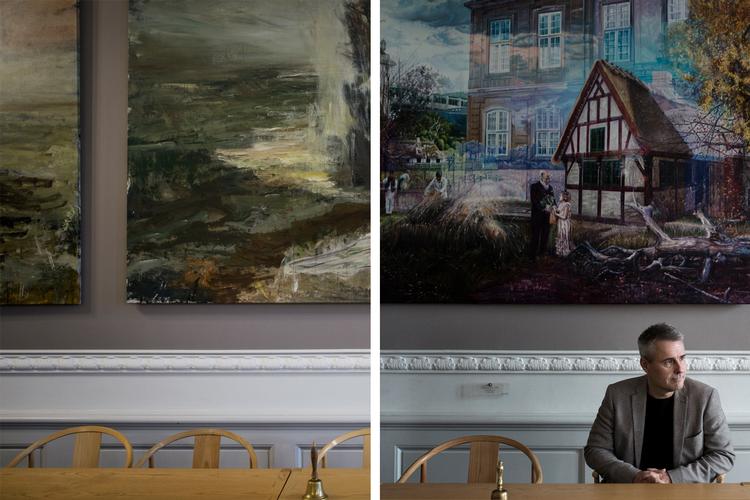 
    Til venstre de nu fjernede malerier udført af Maja Lisa Engelhardt. Til højre Henrik Sass Larsen og Jacob Brostrups nye malerier.
   Foto: Sofia Busk og Louise Herrche Serup