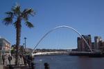 Fodgængerbroen Gateshead Millennium Bridge er et af de mest ikoniske bygningsværker i det moderne Newcastle.  Foto: Kim Wiesener