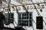 Den engelske kong Charles I, der fik hugget hovedet af under borgerkrigen i 1600-tallet, siges at gå igen på byens ældste pub, Old George.  Foto: Kim Wiesener