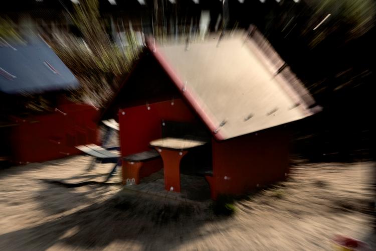 
23 små børn blev udsat for overgreb, blandt andet i deres daginstitution. Siden er ledelsen i den institution, hvor gerningsmanden arbejdede som pædagogmedhjælper, blevet fyret.
   Foto: Uffe Frandsen/POLFOTO