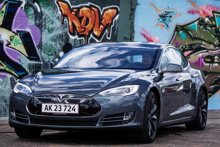Når bilen er noget ekstra, skal sikkerhedssystemet også være det, mener Elon Musk, der vil have sine Tesla-bilers alarmer til at spille Bach.  
   Foto: Niels Hougaard/POLFOTO