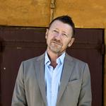 
 Det er meget mærkeligt, at en anerkendt forfatter som
 Jens-Martin Eriksen kan få udgivet en bog som 'Helter skelter', mener anmelderen.
   Foto: Lars Krabbe/POLFOTO