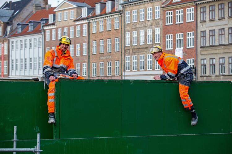 Også folk med et hårdt fysisk job skal kunne få en værdig pension, mener S. 
   Foto: Jan Sommer/POLFOTO