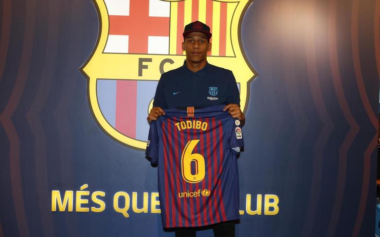Skiftet, der var planlagt til 1. juli, rykkes frem, så Jean-Clair Todibo allerede nu er Barcelonaspiller. Foto: FC Barcelonas hjemmeside