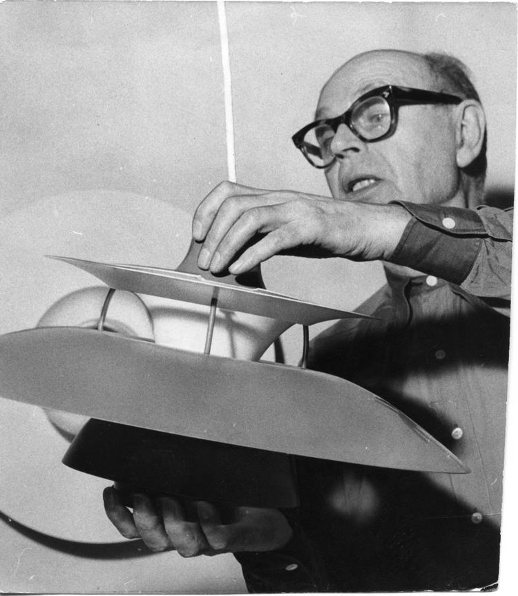 Den mest udbredte PH-lampe er nok PH5, som blev designet i 1958. I Tivoli hænger PH5-lamperne i forskellige størrelser og farver,  ja de er faktisk hængt op i et mønster, der matcher PH5's grundform. Udstillingen PH i Tivoli kan ses hele året i Woodhouse i Tivoli.   Foto: Louis Poulsen