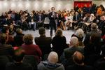 Præsident Macron møder folket.. Men på knap to uger har over 2.000 arrangementer uden præsident og ministre samlet store menneskeskarer til debatter om landets fremtid. Foto:
     EMMANUEL FOUDROT /  AFP
   Foto: Emmanuel Foudrot/Ritzau Scanpix