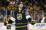 Trods sine begrænsede evner på isen blev John Scott ikke alene valgt til NHL's All Star-kamp. Han blev også valgt til den bedste spiller i kampen. Foto: Mark Humphrey/Ritzau Scanpix