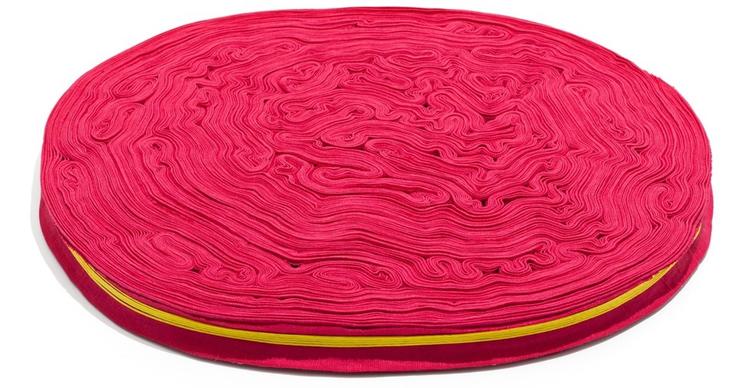 Anne Fabricius Møller eksperimenterer altid med stof. Her er det et af hendes tekstilværker fra Mindcraft-udstillingen i 2012.  Foto: Jeppe Gudmundsen