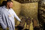 Egyptiske arkæologer har fundet en grav med 50 mumier i den centrale provins Minya syd for Kairo. Foto: Mohamed El-shahed/Ritzau Scanpix
