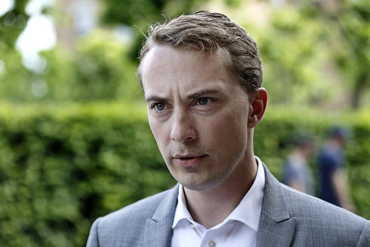 
    Morten Messerschmidt er ikke kandiat dene gang. Men da han var DF's spidskandidat ved valget i 2009, blev han udpeget med over 300 dage til valget. Da han igen var spidskandidat i 2014, vidste han og vælgerne det et lille år før valget. Foto: Jens Dresling/POLFOTO
