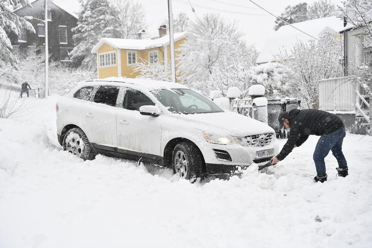 Sveriges meteorologiske institut advarer om, at et nyt snevejr er på vej ind over Sverige mandag. Foto: 10060 Henrik Montgomery/tt/Ritzau Scanpix