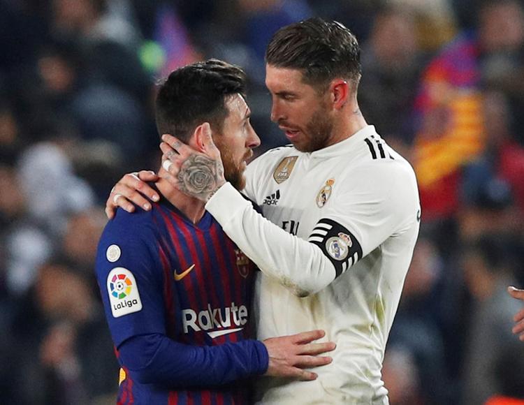Barcelonas Lionel Messi og Real Madrids Sergio Ramos takker for kampen.
   Foto: Albert Gea/Ritzau Scanpix
