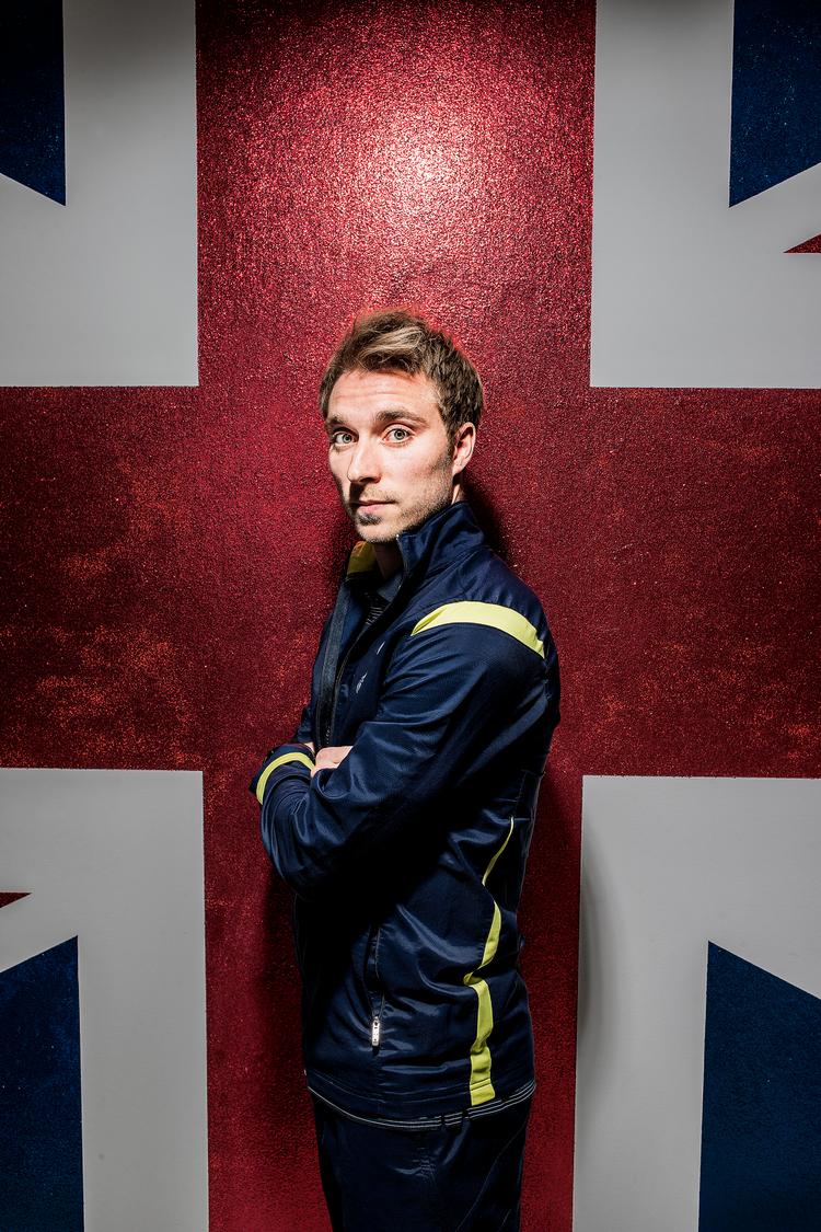Hvis Christian Eriksen beslutter sig for at spille videre for Tottenham i London og med det britiske flag vajende på stadion, kan ugelønnen snige sig op på en million kroner. Men måske kan få endnu mere i FC Barcelona. Og ekstra solskin. Foto: Casper Dalhoff/POLFOTO