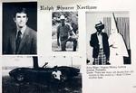 Virginias demokratiske guvernør Ralph Northam fortalte, at han var en af to mænd på billedet fra hans årbog, men trak siden i land. Men han erkendte at havde malet sig sort i ansigtet til en anden fest. Foto: Eastern Virginia Medical School/Ritzau/Scanpix

   Foto: Eastern Virginia Medical School/Ritzau Scanpix
