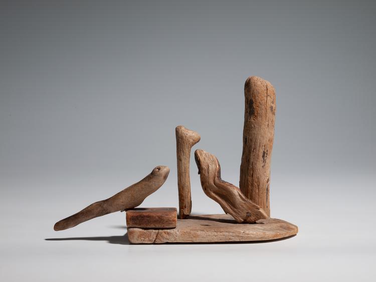 Da Sonja Ferlov i 1935 var på Bornholm med Ejler Bille og Richard Mortensen, skabte hun skulpturen 'Levende grene', der blev begyndelsen til hendes arbejde med skulptur. Foto: Museum Jorn, Silkeborg 