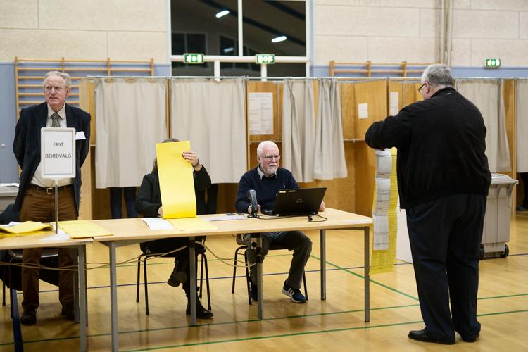 Valgkamp og stemmesedler vil i løbet af få år være overflødige. Maskinerne ved præcist, hvad vi mener,  og hvilken interesse vi har i de politiske beslutninger. 
   Foto: Benjamin Nørskov/POLFOTO
