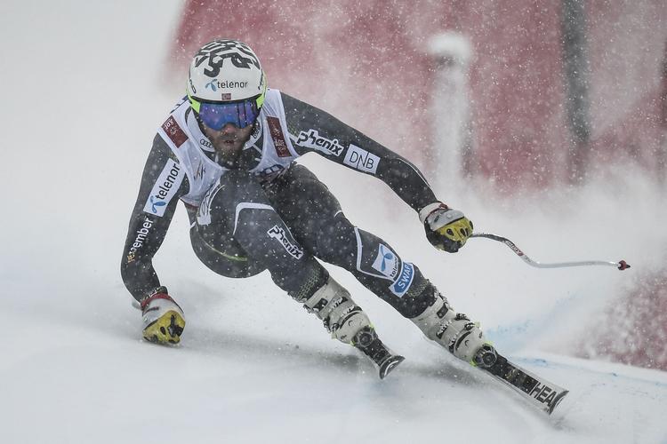 Forholdene i Åre var lørdag vanskelige for de mandlige styrtløbere, men norske Kjetil Jansrud ramte en perfekt linje og vandt guld foran landsmanden Aksel Lund Svindal.
   Foto: Fabrice Coffrini/Ritzau Scanpix