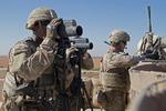 Amerikanske soldater patruljerer i Manbij. Men det bliver muligvis snart slut. Den annoncerede tilbagetrækning fra Syrien kan begynde allerede om uger.  Foto: Us Army/Ritzau Scanpix