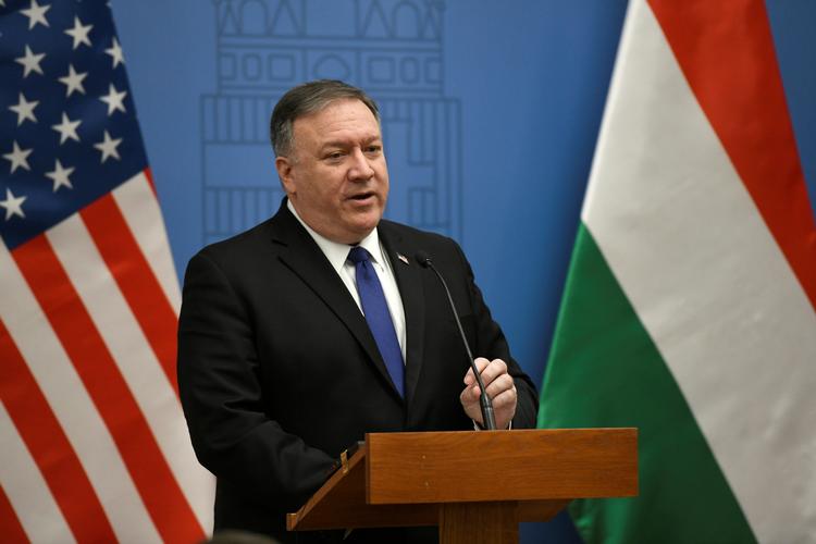 USA's udenrigsminister, Mike Pompeo, ved et pressemøde i Ungarns hovedstad, Budapest, tidligere i dag.  Foto: Tamas Kaszas/Ritzau Scanpix