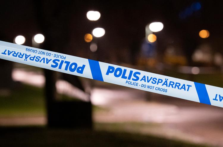 Efterforskningen af en sag, hvor svenske betjente skød og dræbte en 20-årig mand med Downs syndrom og en legetøjspistol, har ført til, at fire betjente er mistænkt for at have brudt loven. Foto: 50090 Johan Nilsson/tt/Ritzau Scanpix