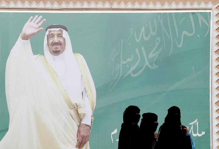 Med app'en Absher kan saudiske mænd få en besked, hvis deres koner eller døtre rejser gennem en lufthavn Foto: Faisal Nasser/Ritzau Scanpix
