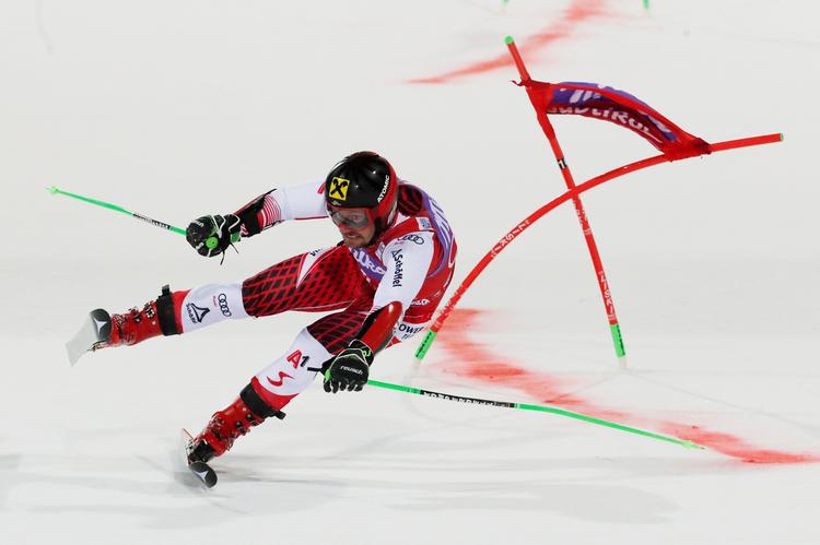 Marcel Hirscher fra lille Hallein nær Tyskland er en af de største ekvilibrister på et par slalomski, og han er ved at samle en stribe rekorder. 
   Foto: Stefano Rellandini/Ritzau Scanpix