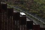 En amerikansk grænsekontrol på patrulje ved grænsen til Mexico.
 Foto: Guillermo Arias/Ritzau Scanpix