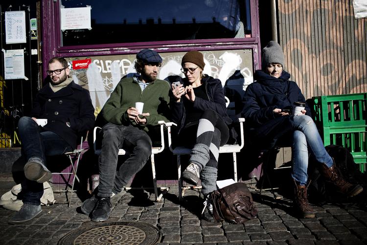 Det bliver næsten forårs-agtigt med op til ti graders varme og sol. Men søndag ser mere grå ud.  Foto: Lars Just/POLFOTO