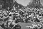 Frygten for et våbenkapløb i Europa samlede tusindvis af demonstranter i 1980'erne. Men Nato og USA opstillede nye raketter og tvang dermed Sovjetunionen til at indgå aftalen om forbud mod udvikling af mellemdistanceraketter.  
   Foto: Lars Hansen/POLFOTO