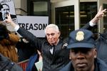 En selvsikker Roger Stone fotograferet da han forlod en retsbygning i Washington først på måneden.  Foto: Jim Bourg/Ritzau Scanpix