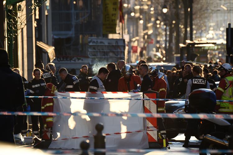 Fire personer er bragt på hospitalet efter at en mand angreb dem med en kniv i Marseille. Foto: Boris Horvat/Ritzau Scanpix