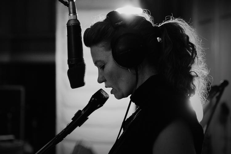 Der er meget blidhed på Randi Pontoppidans nye album, der er udgivet på det amerikanske label Chant. Pr-foto Dovile Sermokas