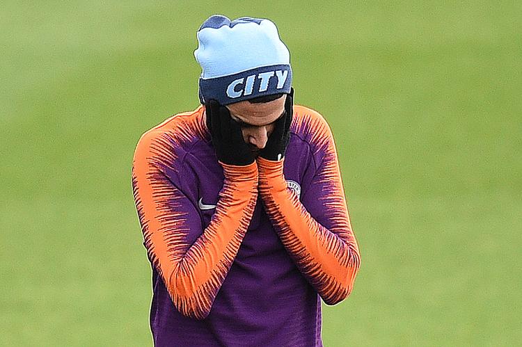 Rundt regnet en halv milliard kroner betalte Mancheste City for Riyad Mahrez, der er med i truppen, når klubben onsdag møder Schalke i Champions Leagues ottendedelsfinale. På den måde viser han en del om fodboldens udvikling, hvor de største klubber bare bliver større og distancerer de mindre. Foto: Oli Scarff/Ritzau Scanpix