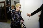 Fiskeriminister Eva Kjer Hansen (V) ankommer til mødet, hvor hun ventes at blive tildelt en næse på et møde i Miljø- og fødevareudvalget på Christiansborg. Foto: Philip Davali/Ritzau Scanpix