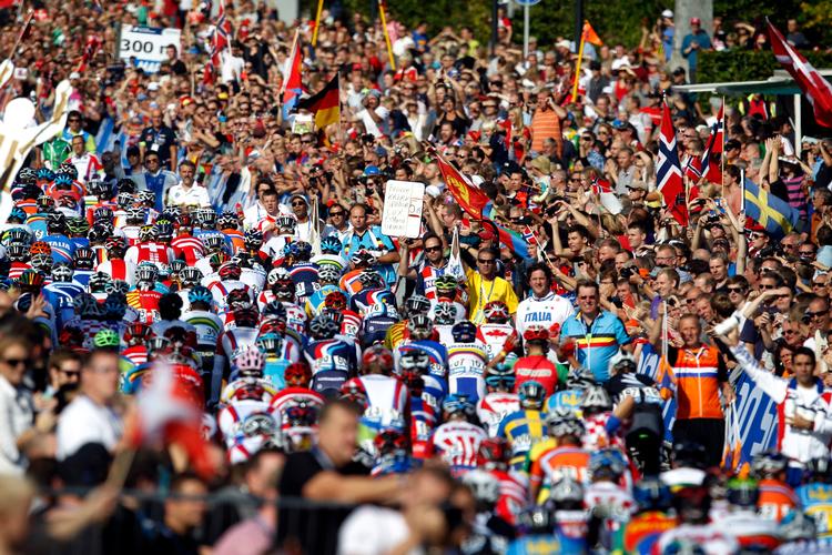 Da Danmark var vært for VM i landevejscykling i 2011, udviklede begivenheden sig til en større folkefest, og Touren har også et meget stort potentiale. 
   Foto: Jens Dresling/POLFOTO