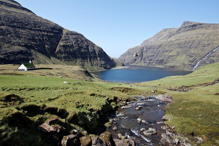 Hjælp med at bevare Færøernes natur, når Visit Faroe Island inviterer til vedligeholdelsesweekend med fokus på bæredygtig turisme. Foto: Jens Dresling/POLFOTO