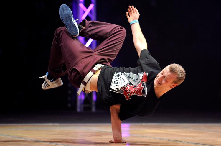 Breakdance som her fra en konkurrence i franske Montpellier er på vej til olympisk anerkendelse. Foto: Anne-christine Poujoulat/Ritzau Scanpix