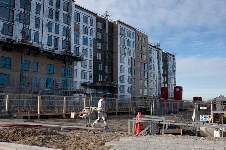 
»Vi tager det tilsyneladende for givet, at vi kommer ind på arbejdsmarkedet, hvorefter vi bliver slidt ned«, skriver Bente Klarlund
   Foto: Jens Hartmann/POLFOTO