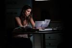 Natalie Madueño, der fik sit gennembrud i DR's serie 'Bedrag', spiller hovedrollen i Viaplays reboot af 'Den som dræber'. Pressefoto: Viaplay.  
