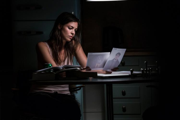 Natalie Madueño, der fik sit gennembrud i DR's serie 'Bedrag', spiller hovedrollen i Viaplays reboot af 'Den som dræber'. Pressefoto: Viaplay.  