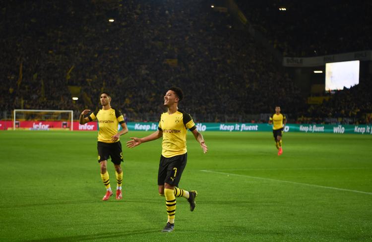 Den engelske midtbanespiller Jadon Sancho fra Borussia Dortmund er regnet som et af verdens største fodboldtalenter, og allerede fra han var ganske ung, var der kamp om ham.
   Foto: Patrik Stollarz/Ritzau Scanpix