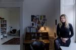 Pernille Wahlgren har investeret i aktier i 17 år og kan nu leve af sin opsparing. Foto: Mads Nissen/POLFOTO