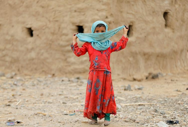 Børn giftes bort i afmagt i Yemen på grund af landets humanitære krise. Foto: Khaled Abdullah/Ritzau Scanpix