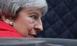 Theresa May kom sine EU-positive partifæller i møde tirsdag og foretog dermed endnu en politisk u-vending(Photo by Daniel LEAL-OLIVAS / AFP Foto: Daniel Leal-olivas/Ritzau Scanpix