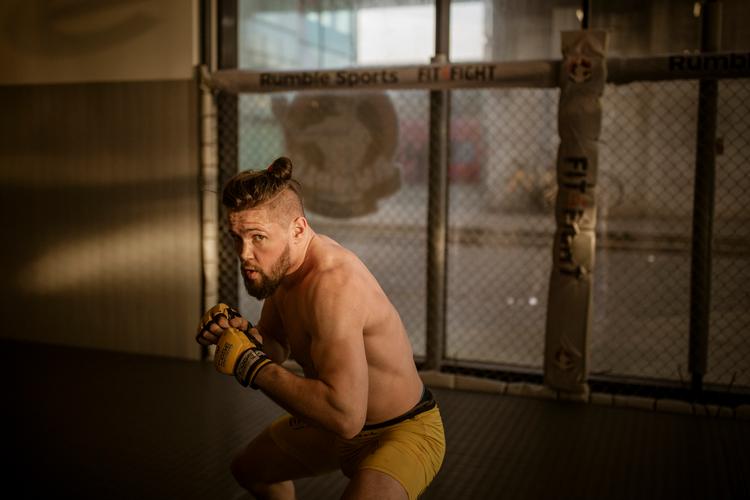 Nicolas Dalby kæmper lørdag aften for weltervægttitlen i Europas største MMA-forbund, Cage Warriors. Stævnet er det største nogensinde i Danmark og afholdes i K.B. Hallen foran 2.500 tilskuere. Foto: Miriam Dalsgaard/POLFOTO