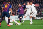 Lionel Messi og Barcelona spillede 1-1 med Madrid i den første pokalsemifinale for tre uger siden og skal derfor score i Madrid for at komme i finalen.  Foto: Lluis Gene/Ritzau Scanpix