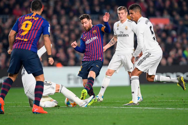 Lionel Messi og Barcelona spillede 1-1 med Madrid i den første pokalsemifinale for tre uger siden og skal derfor score i Madrid for at komme i finalen.  Foto: Lluis Gene/Ritzau Scanpix
