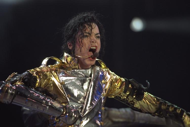 I dokumentaren 'Leaving Neverland', som havde premiere på Sundance, beskylder to mænd Michael Jackson for at have misbrugt dem, da de var børn.. Dette billede er taget under en koncert i Parken i København i 1997.  Arkivfoto Jan Grarup