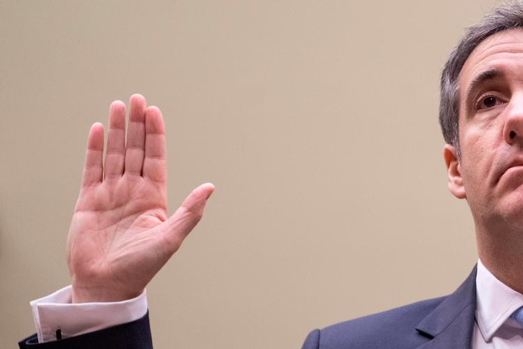 
 Michael Cohen, den amerikanske præsident Donald Trumps tidligere toprådgiver, aflagde ed før sit vidneudsagn i Kongressen, men det gjorde han også for et år siden, da han sidst vidnede, men siden har han indrømmet at have løjet sidste gang, han vidnede. Foto: Jim Watson/Ritzau Scanpix